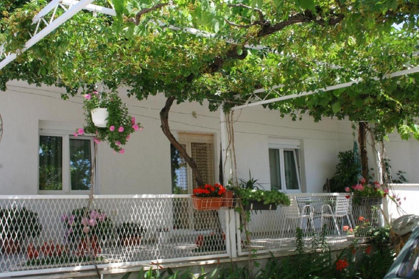Apartments Zdravko - 150 M From Sandy Beach Duće Esterno foto