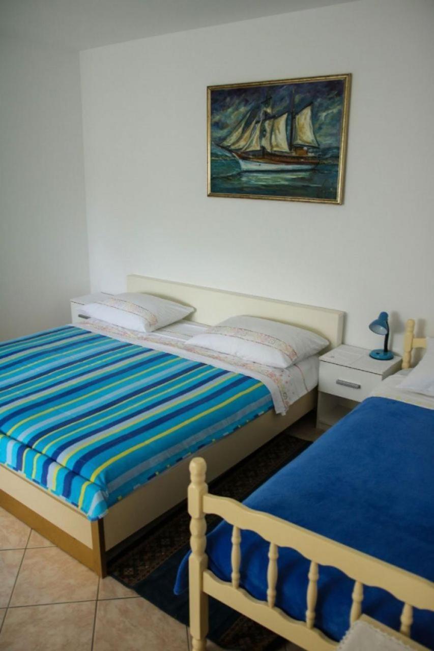 Apartments Zdravko - 150 M From Sandy Beach Duće Esterno foto